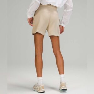 Lululemon Soft Ambitions High Rise Short 4” Trench